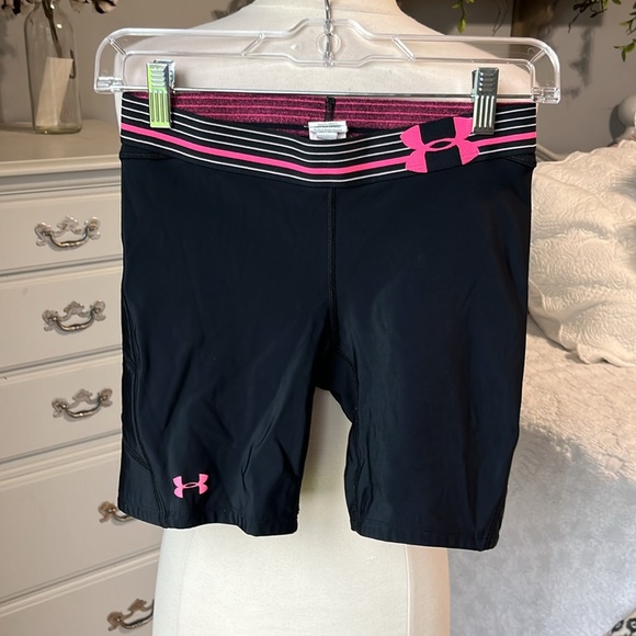 Under Armour Black Sliding Shorts Womens Small - Picture 2 of 7